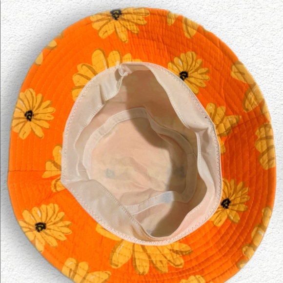 🌻 Orange with Yellow Flower Bucket Hat (Forever 21 Exclusive) - Picture 2 of 2
